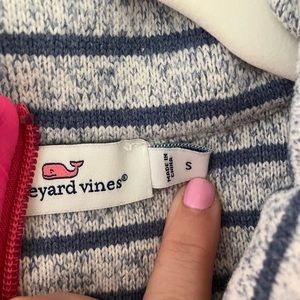 Vineyard Vines Woman’s quarter zip pull over
